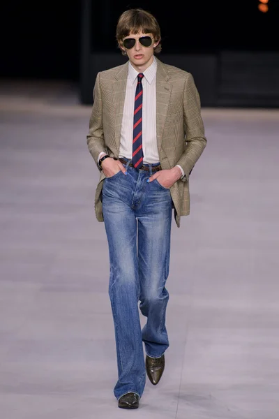 Look 33